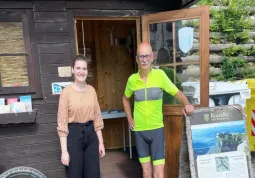 L'assessore Ezio Donadio con la responsabile dell'ufficio turistico di Valmala